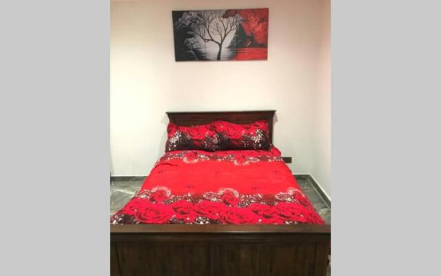 Bright, stylish Studio flat with Sky Sports