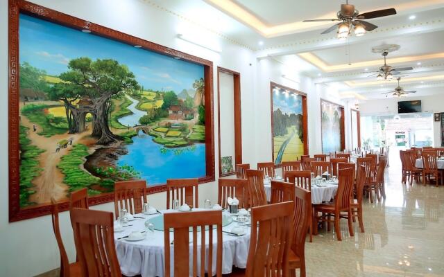 TamCoc Green Field Hostel and Restaurant
