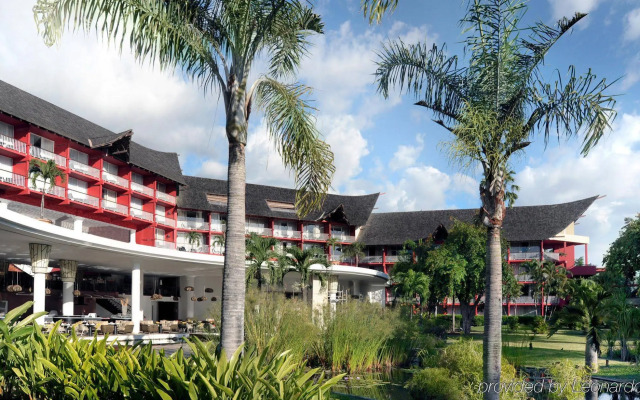 Tahiti Ia Ora Beach Resort
