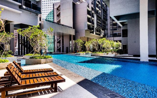 Imperio Residence with Private Bathtub by Lets Stay