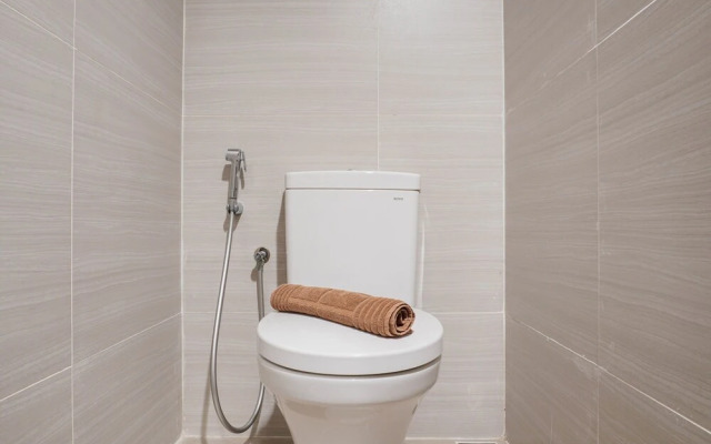 Comfort and Modern Studio at West Vista Apartment