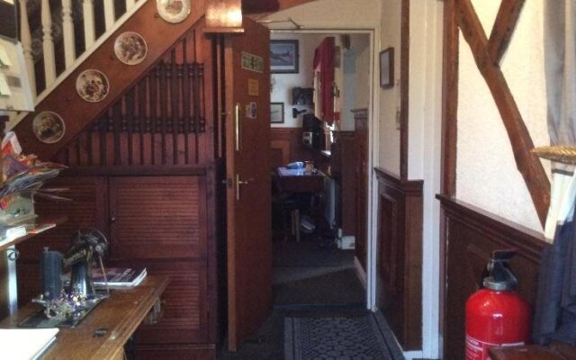 Admiral Guest House