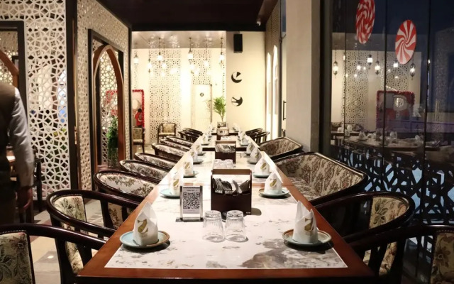The Long D Hotel and Banquet