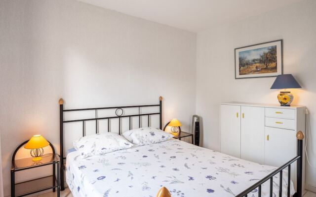 Modern Holiday Home in Saint-raphaël With Private Pool