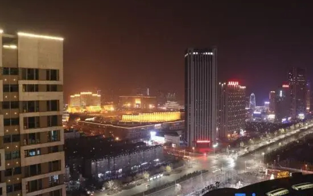 Langqin Themed Homestay (Baolong Plaza)