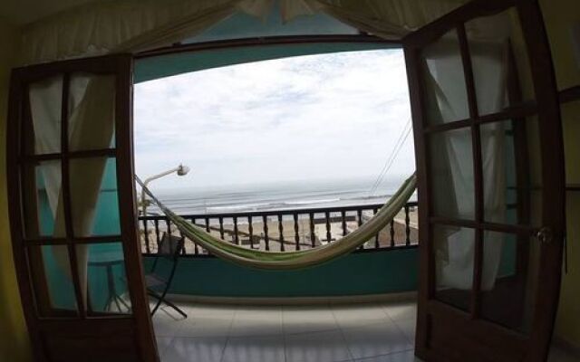 Frogs Surf Hostel Huanchaco