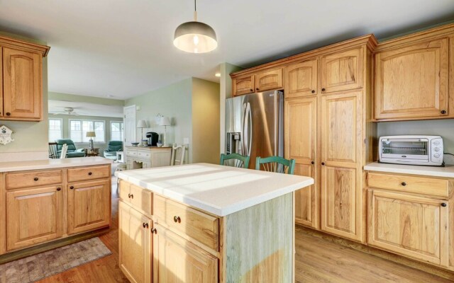 Westerly Retreat ~ 1/4 Mi to Private Beach!