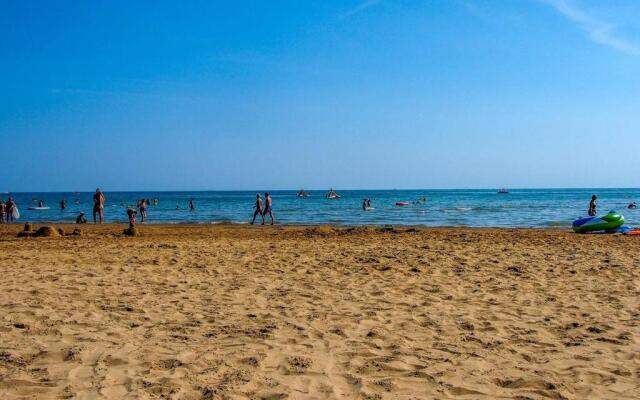 Villa With Garden and Beach Place