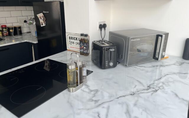 Newly Refurbished 1-bed Apartment in Croydon Se25