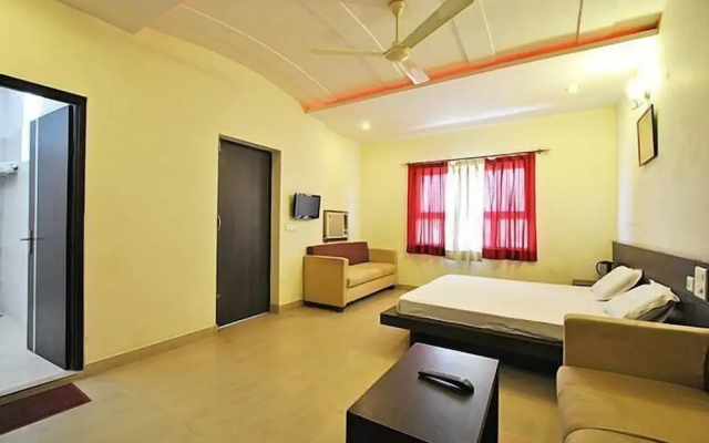 OYO 11754 Hotel Classic 7