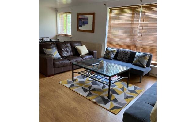 Sunny Apartment in Birmingham