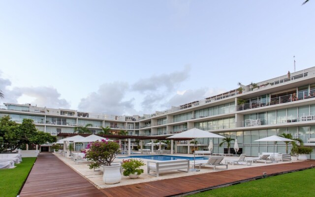 Magia Beachside Apartment by Bvr