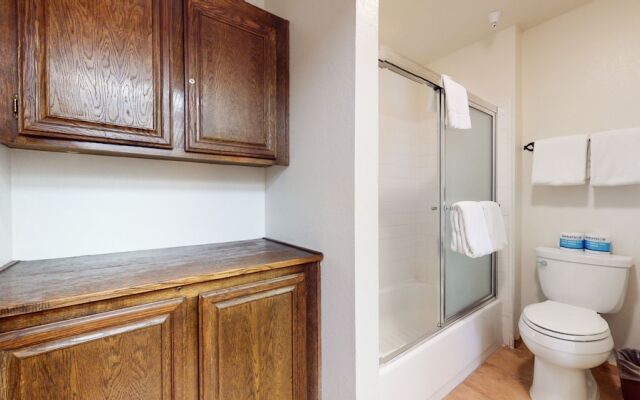 Aspen Creek Shared Amenities - Near Hiking!