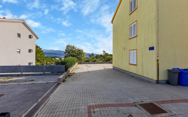 Nice Home in Cizici With Wifi and 2 Bedrooms