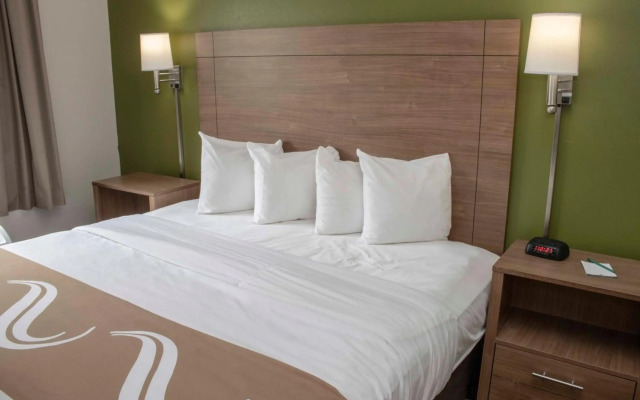 Quality Suites Lake Wright - Norfolk Airport