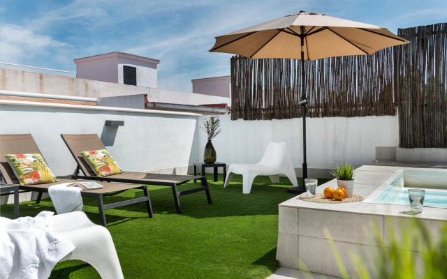 Lola 14 Suite Apartment