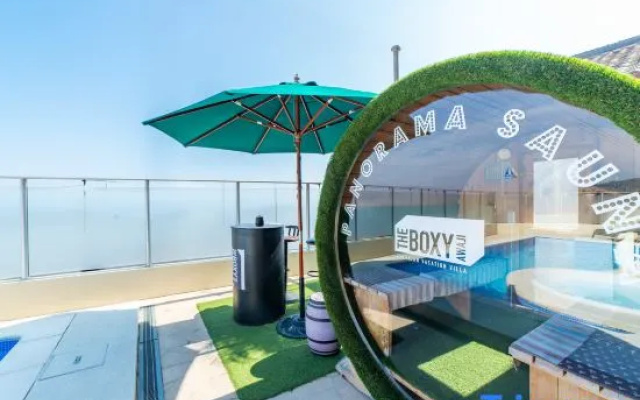 The Boxy Awaji – Outside – Awaji