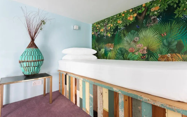 Belsize Park Gardens by Onefinestay