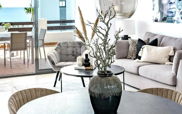 DJA- Modern 2 bedroom apartment close to beach