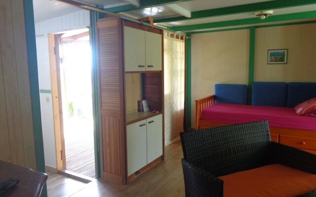 House With one Bedroom in Le Moule, With Pool Access, Furnished Garden