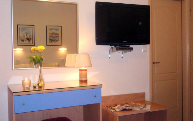 Hotel Taxiarhis