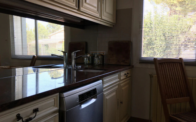 Beautiful Villa in Carcassonne with Shared Pool, Jacuzzi