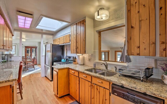 5 Mi to Dtwn Denver: Peaceful Lakewood Home!