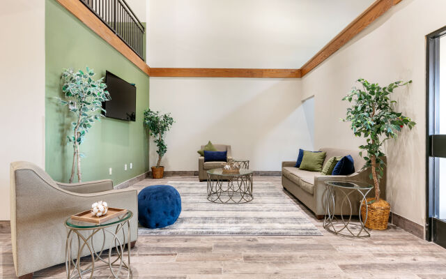 Comfort Inn & Suites