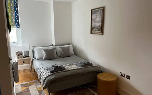 Stylish Studio Flat Near Central London