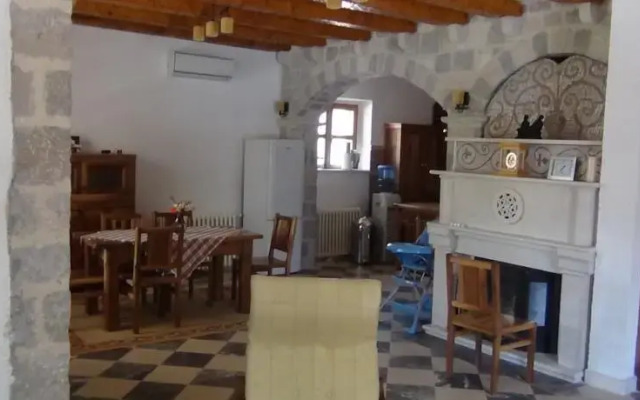 Villa Ana