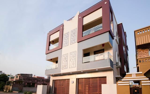 OYO 30514 Modern Stay Near ITER College