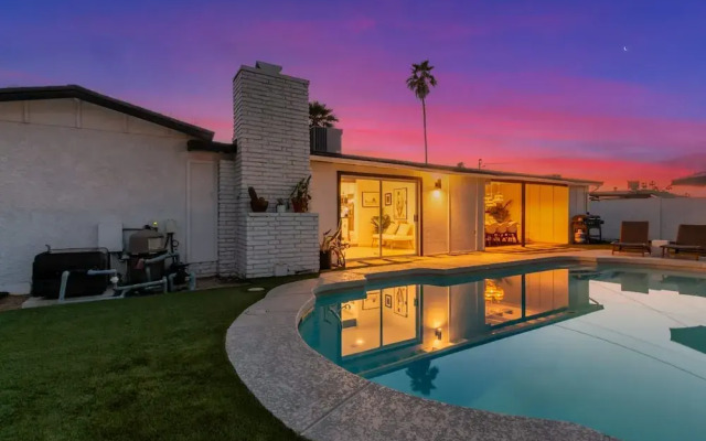 The Melrose ASU Pool Workspace Firepit