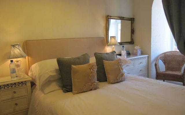 The Shirley - Guest house