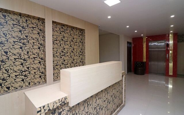 OYO 26170 Hotel Manzana