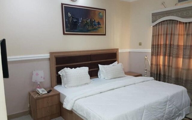 De George's Grand Resort