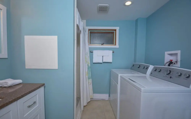 Our Golden Retreat 5 Bedroom House