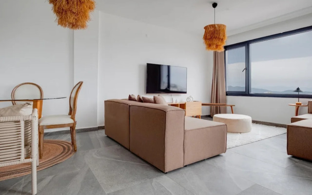 Villa With Sea View Balcony 6 min to Beach