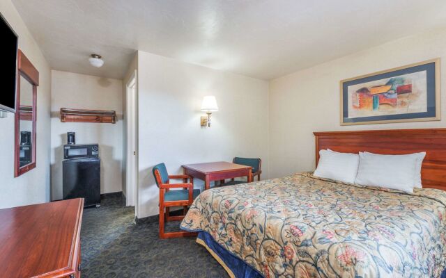 Knights Inn North Attleboro