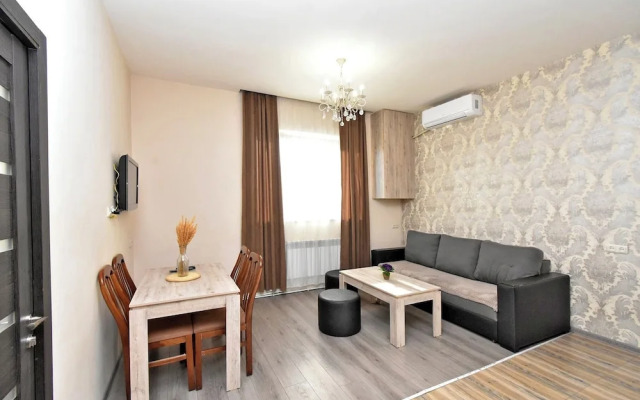 2 bedroom apartment on Teryan street