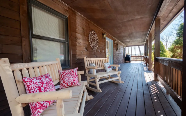 Duck Pond Lodge by Taylor Made Deep Creek