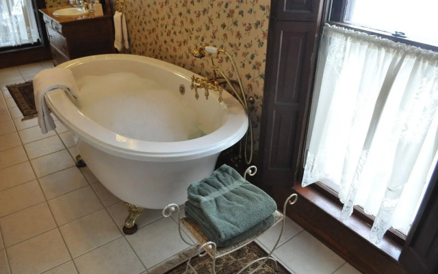 White Swan Inn Bed & Breakfast