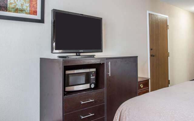 Quality Inn Grand Rapids South-Byron Center