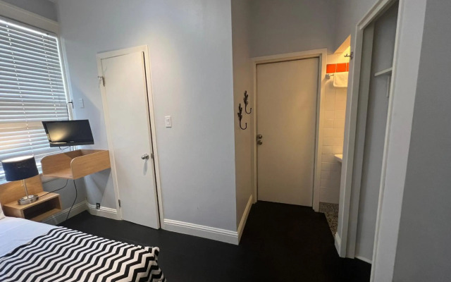 Touchstone Hotel - City Center