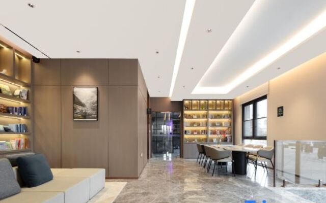 Xiamen Xiang'an Torch Industrial Park Atour Hotel