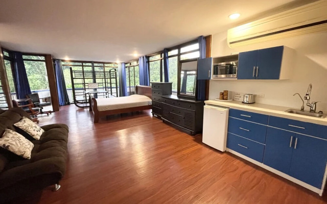 Captivating 1-bed House in Koror