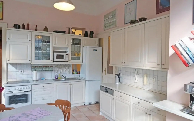Apartment Themis