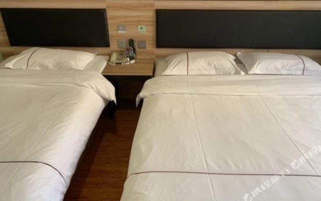 Rujia Huayi Select Hotel (Tangshan Railway Station Nanhu Shopping Plaza)