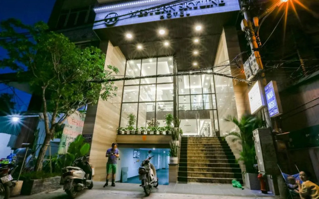 Western Skyline Hotel