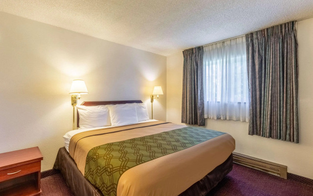 Rodeway Inn & Suites Hwy 217 & 26 W