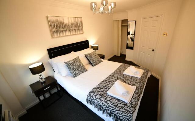 Lavish modern 1 bedroom Apt close to city centre